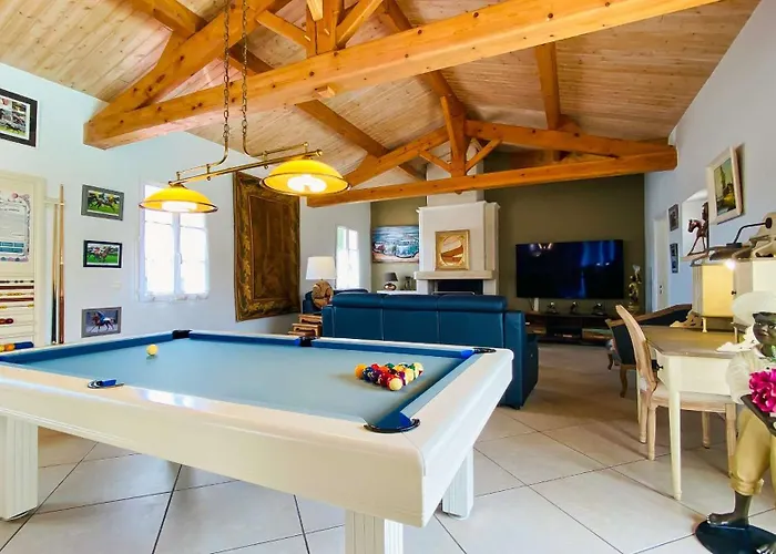 Magnifique Avec Piscine Et Billard Villa *